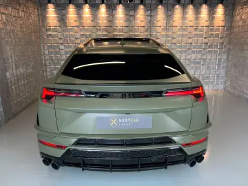 LAMBORGHINI Urus S