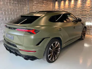 LAMBORGHINI Urus S