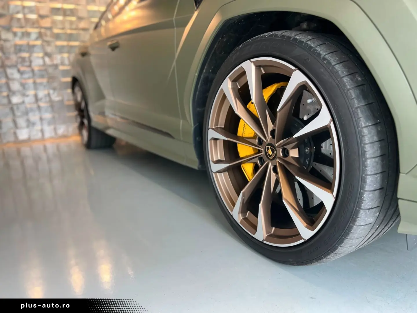 LAMBORGHINI Urus S