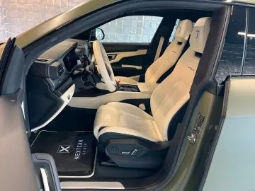 LAMBORGHINI Urus S