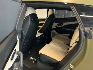 LAMBORGHINI Urus S