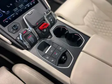 LAMBORGHINI Urus S
