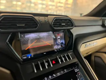 LAMBORGHINI Urus S
