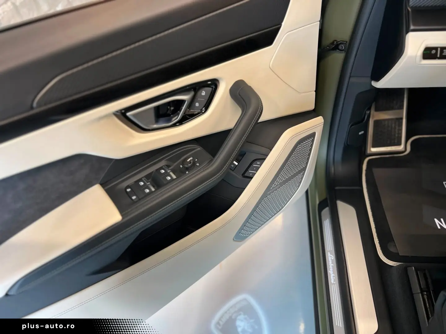 LAMBORGHINI Urus S