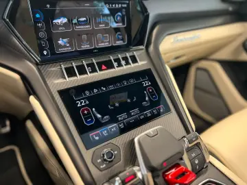 LAMBORGHINI Urus S