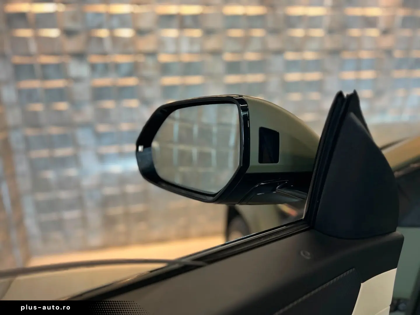LAMBORGHINI Urus S