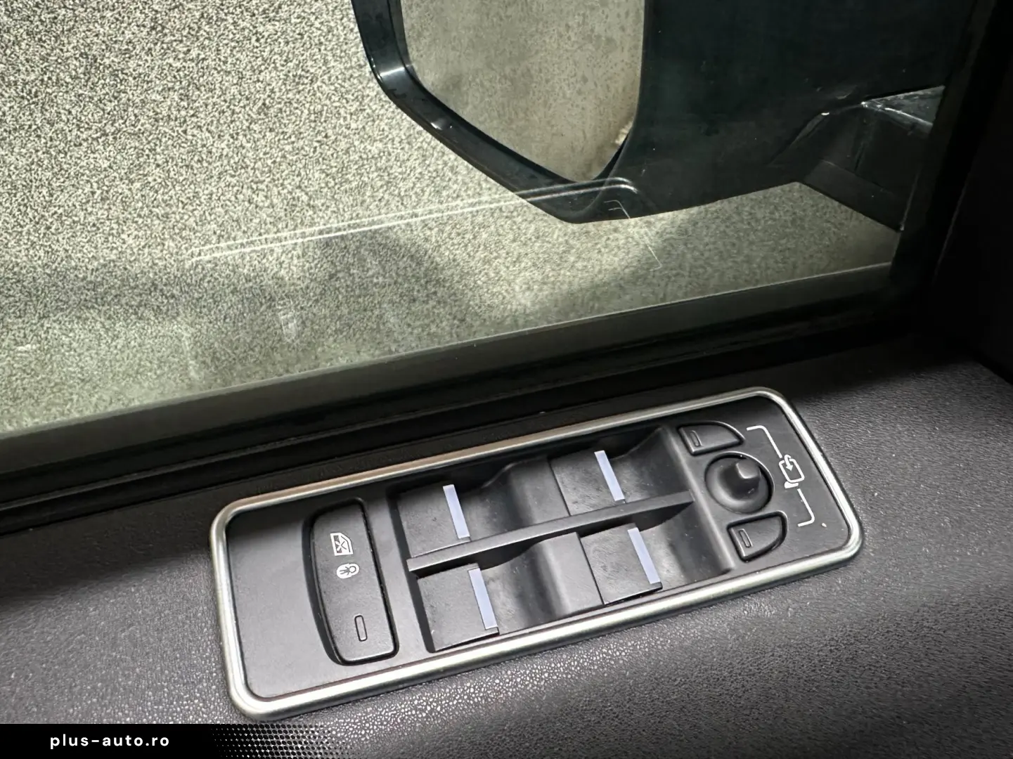 Land-Rover Discovery-Sport