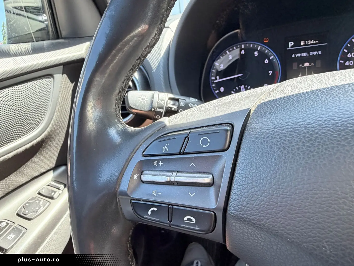 Hyundai Kona 4x4 Lane Assist Led HUD Navi Camera Senzori Ung