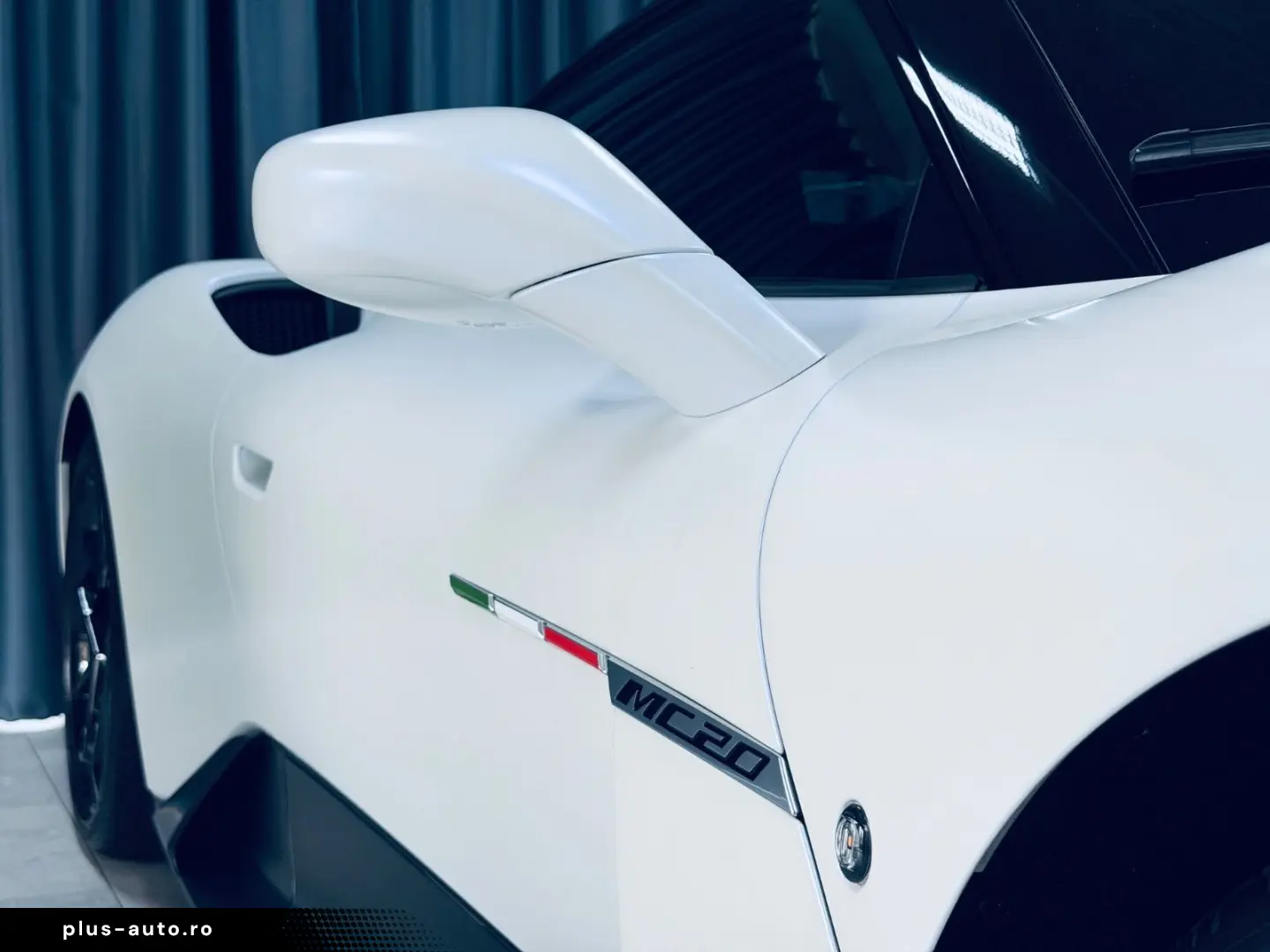MASERATI MC20 NOVITEC Bianco Audace Lift Carbon Keramik