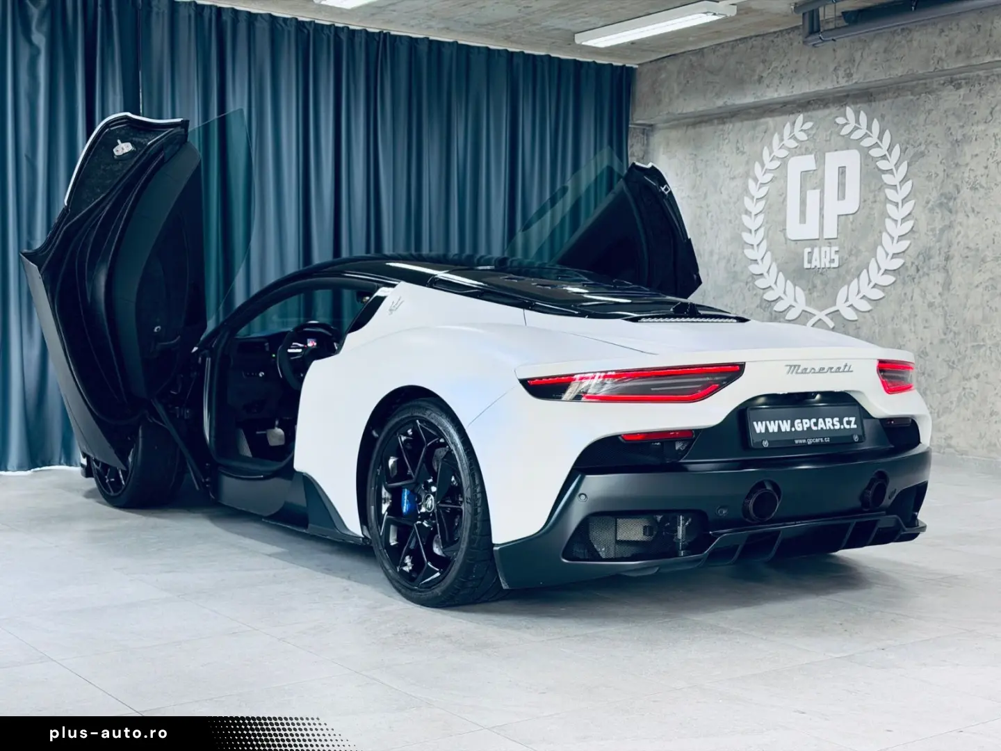 MASERATI MC20 NOVITEC Bianco Audace Lift Carbon Keramik