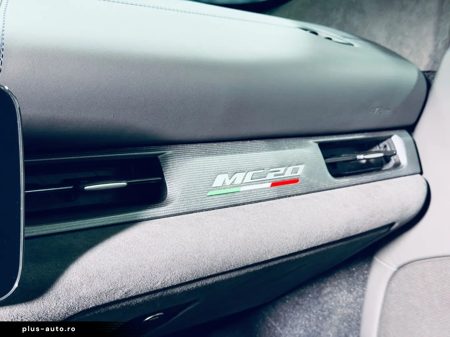 MASERATI MC20 NOVITEC Bianco Audace Lift Carbon Keramik