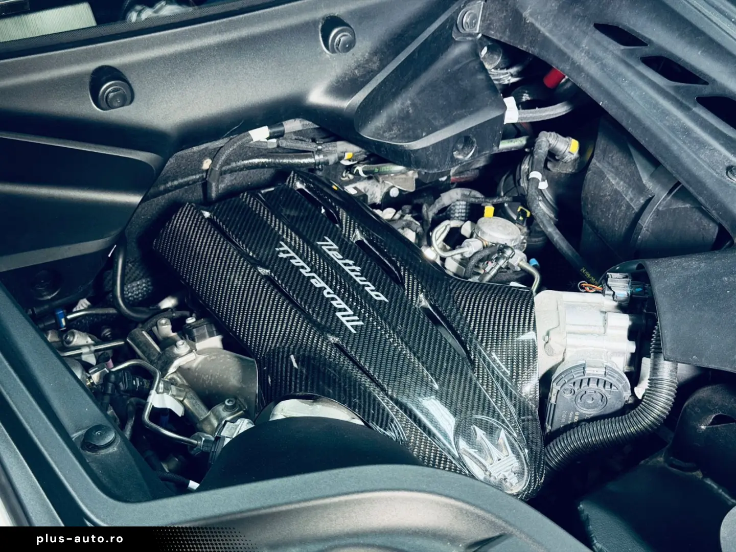 MASERATI MC20 NOVITEC Bianco Audace Lift Carbon Keramik