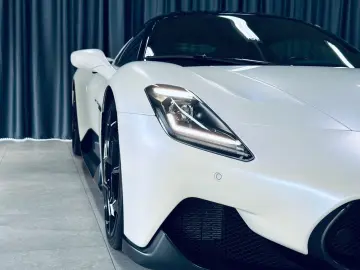 MASERATI MC20 NOVITEC Bianco Audace Lift Carbon Keramik