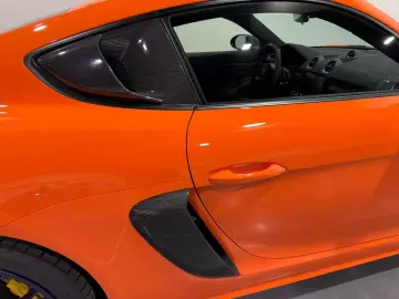 PORSCHE Cayman 718 GT4 RS