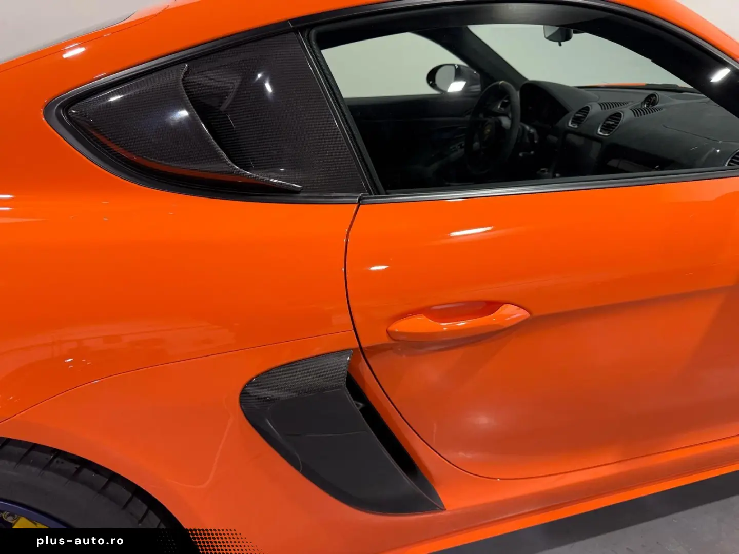 PORSCHE Cayman 718 GT4 RS