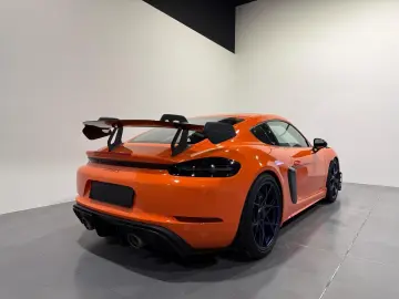 PORSCHE Cayman 718 GT4 RS