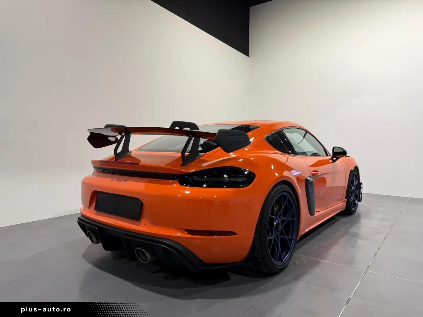 PORSCHE Cayman 718 GT4 RS