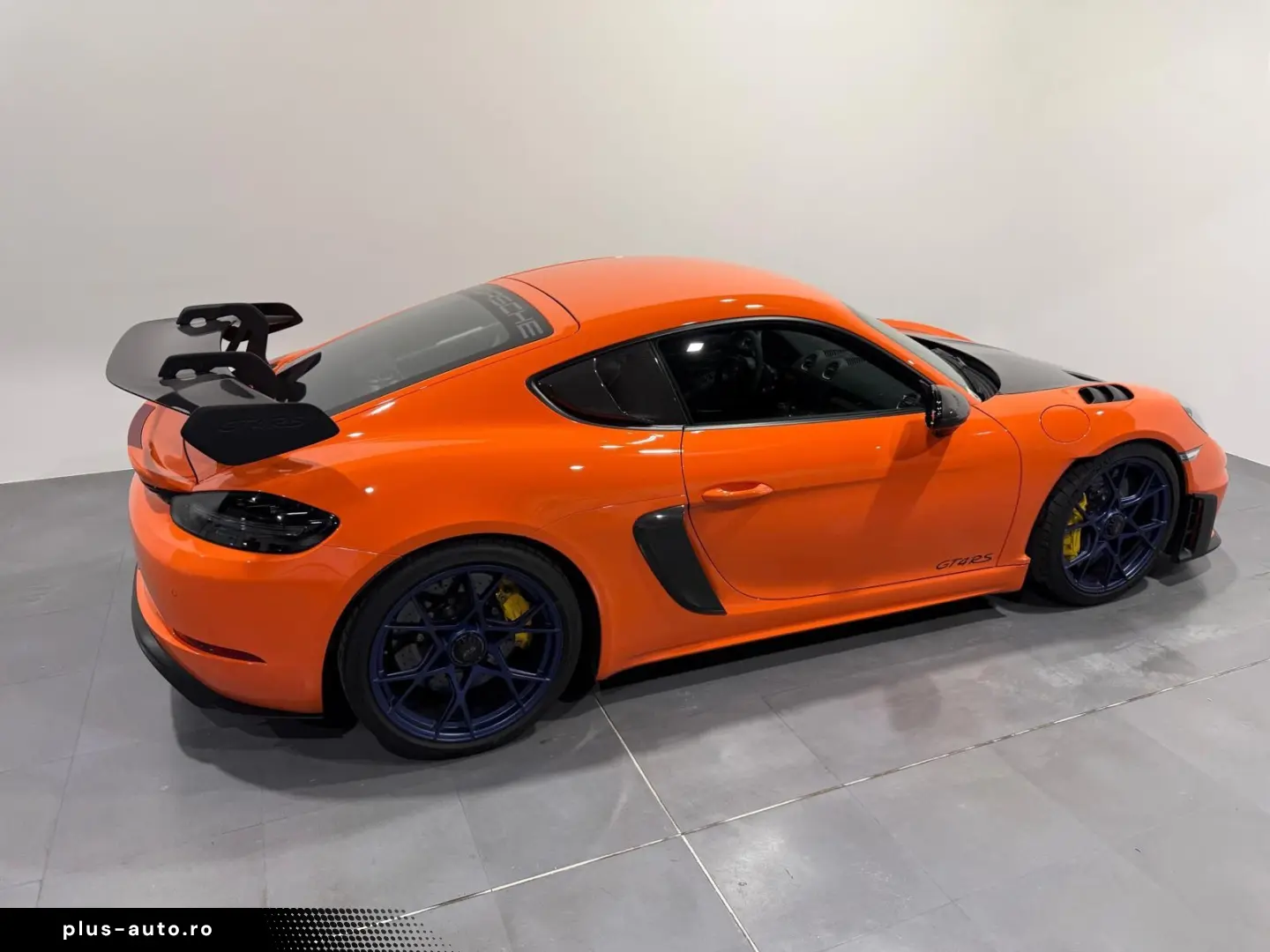 PORSCHE Cayman 718 GT4 RS