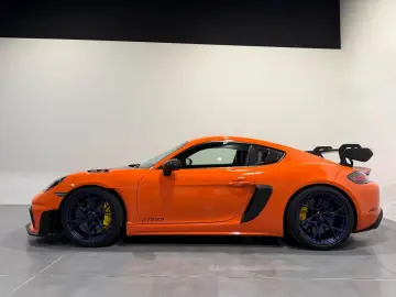 PORSCHE Cayman 718 GT4 RS