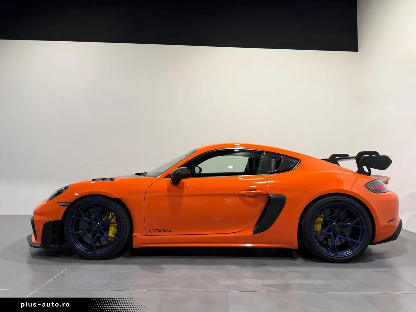 PORSCHE Cayman 718 GT4 RS