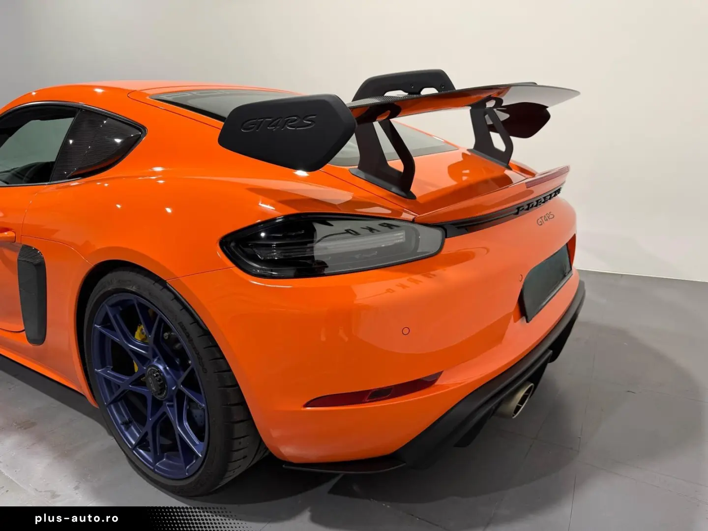 PORSCHE Cayman 718 GT4 RS