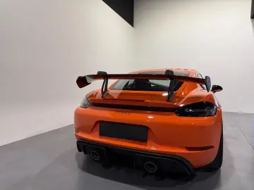 PORSCHE Cayman 718 GT4 RS