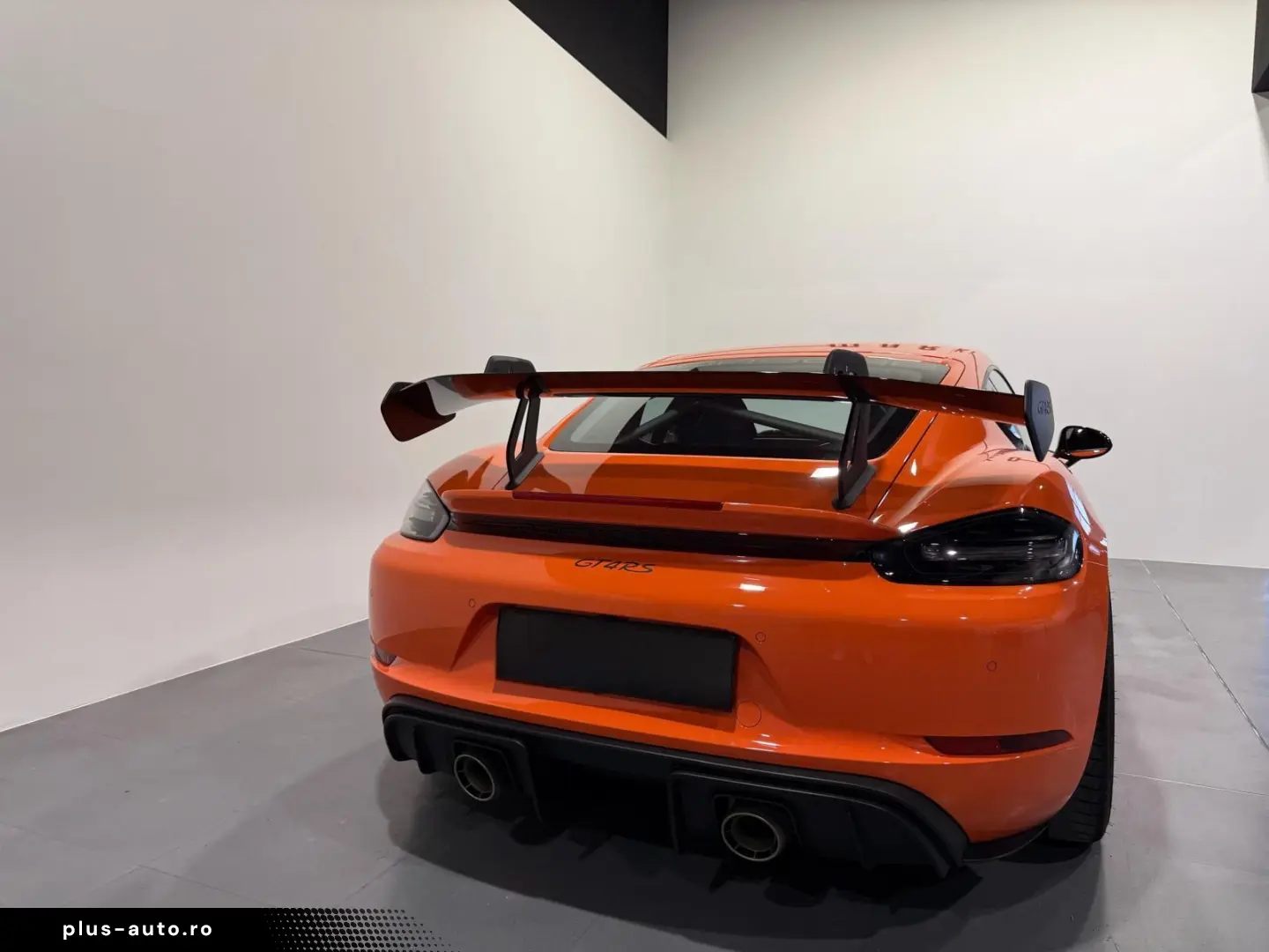 PORSCHE Cayman 718 GT4 RS