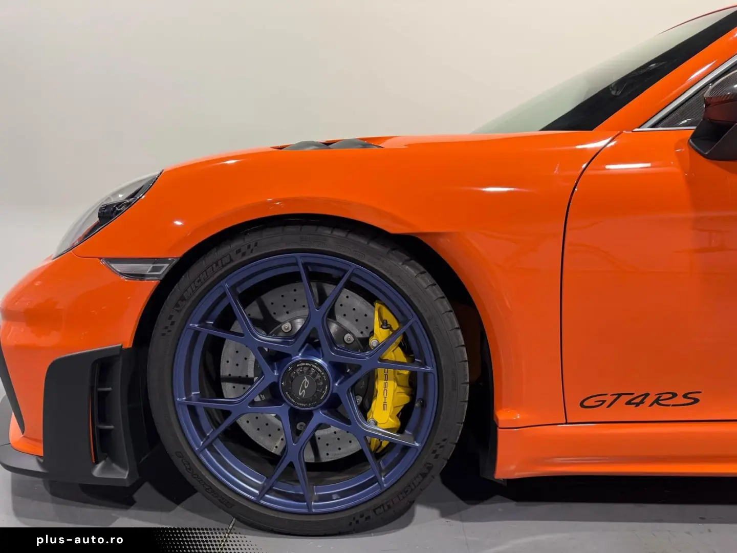 PORSCHE Cayman 718 GT4 RS