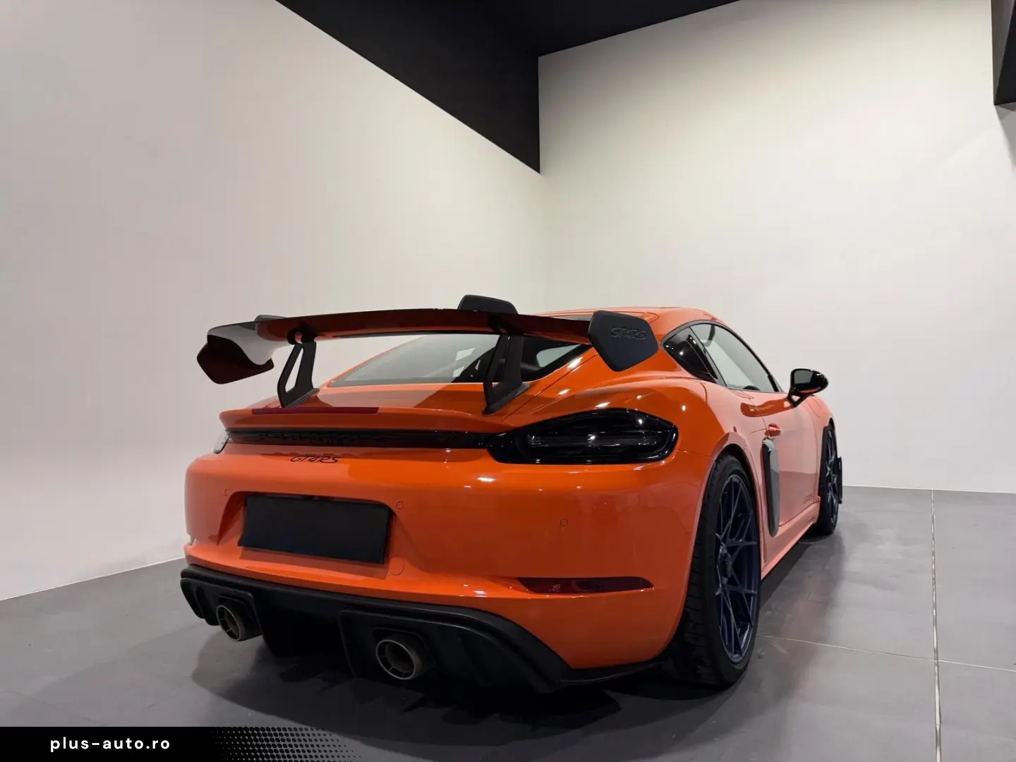 PORSCHE Cayman 718 GT4 RS