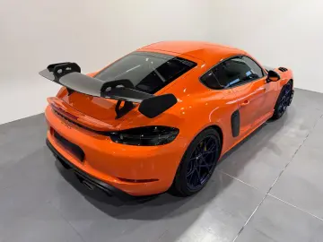 PORSCHE Cayman 718 GT4 RS
