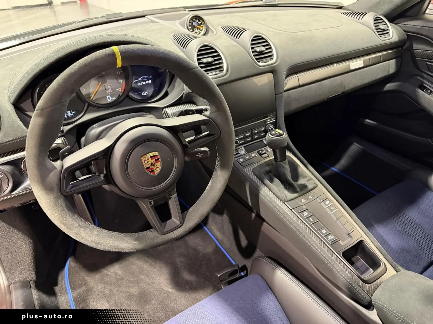 PORSCHE Cayman 718 GT4 RS