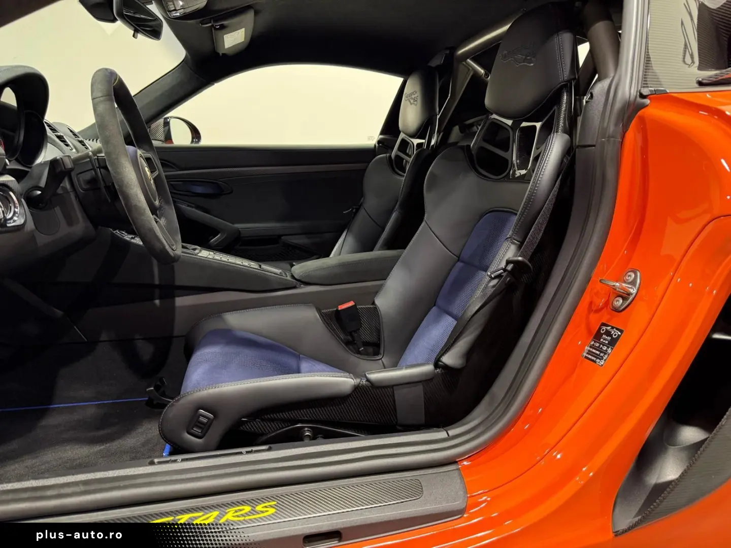 PORSCHE Cayman 718 GT4 RS