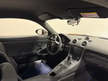 PORSCHE Cayman 718 GT4 RS