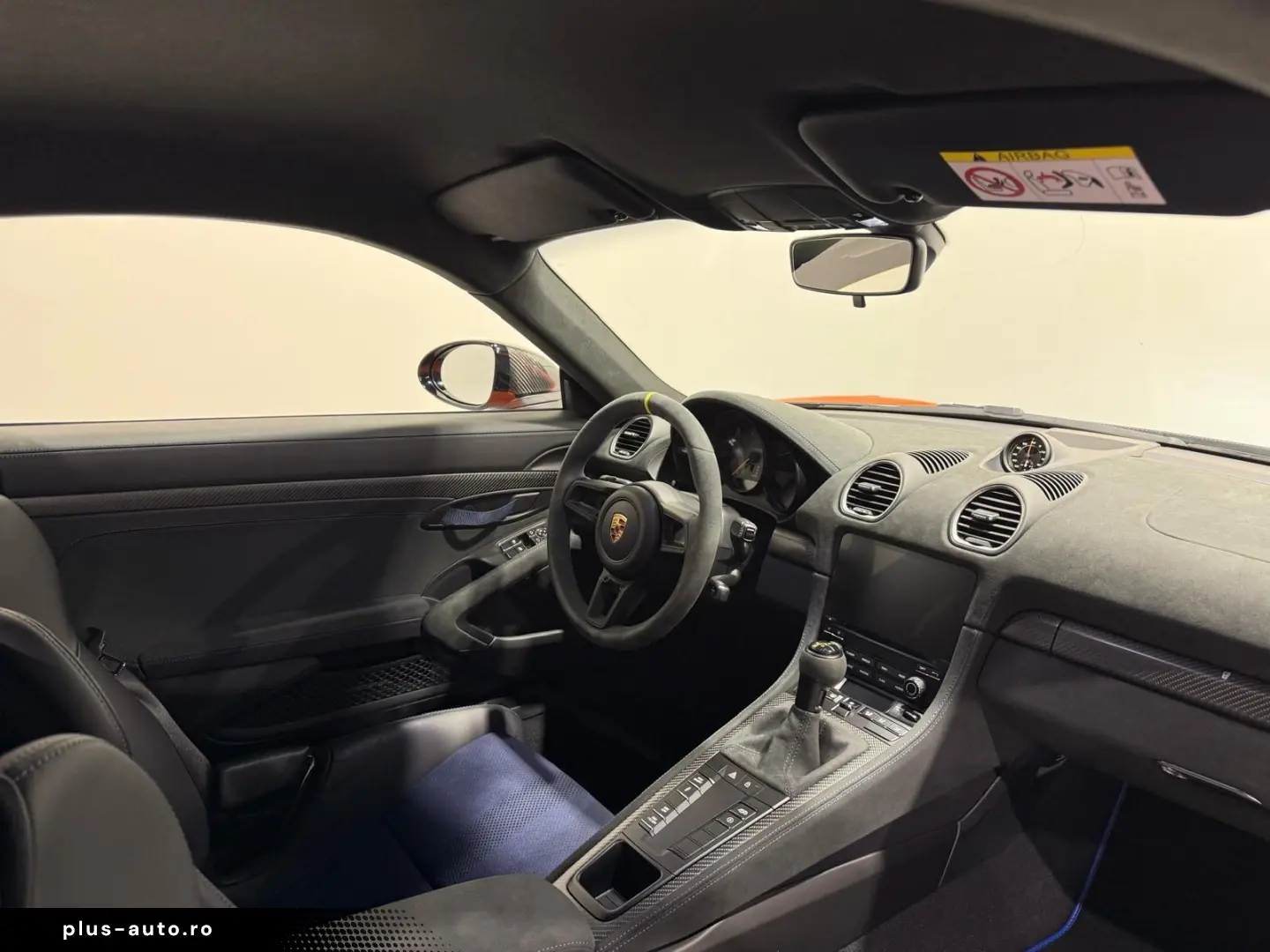 PORSCHE Cayman 718 GT4 RS