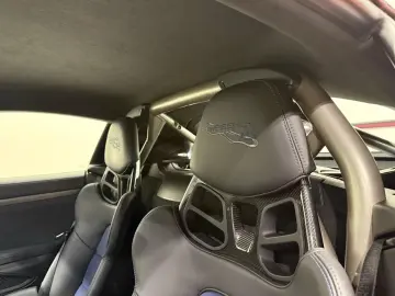 PORSCHE Cayman 718 GT4 RS