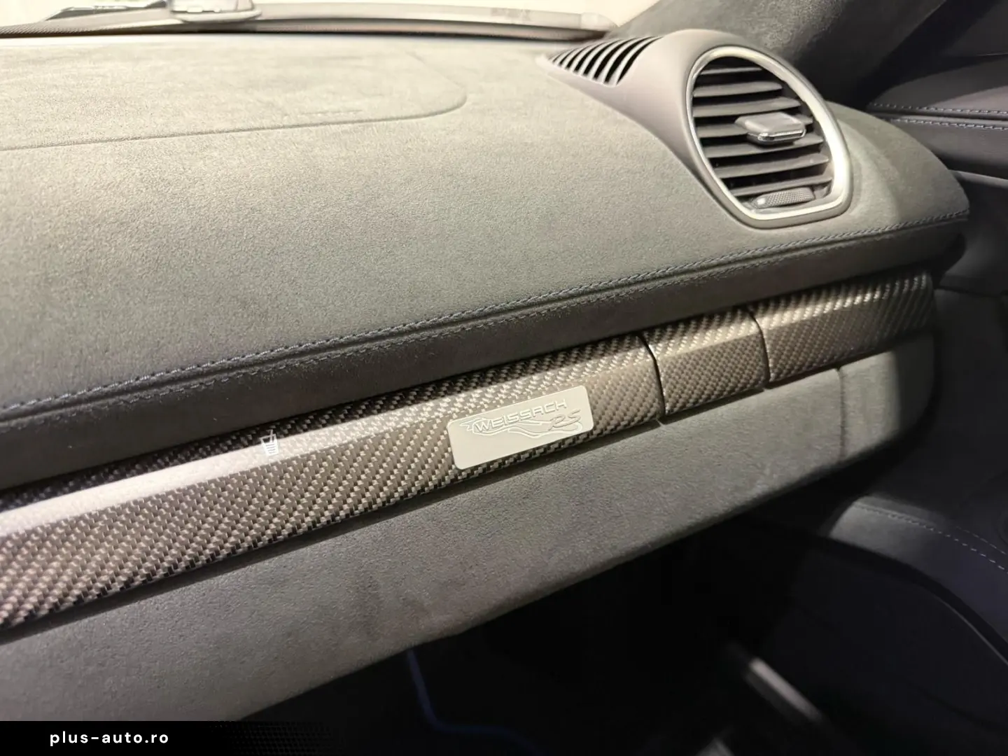 PORSCHE Cayman 718 GT4 RS