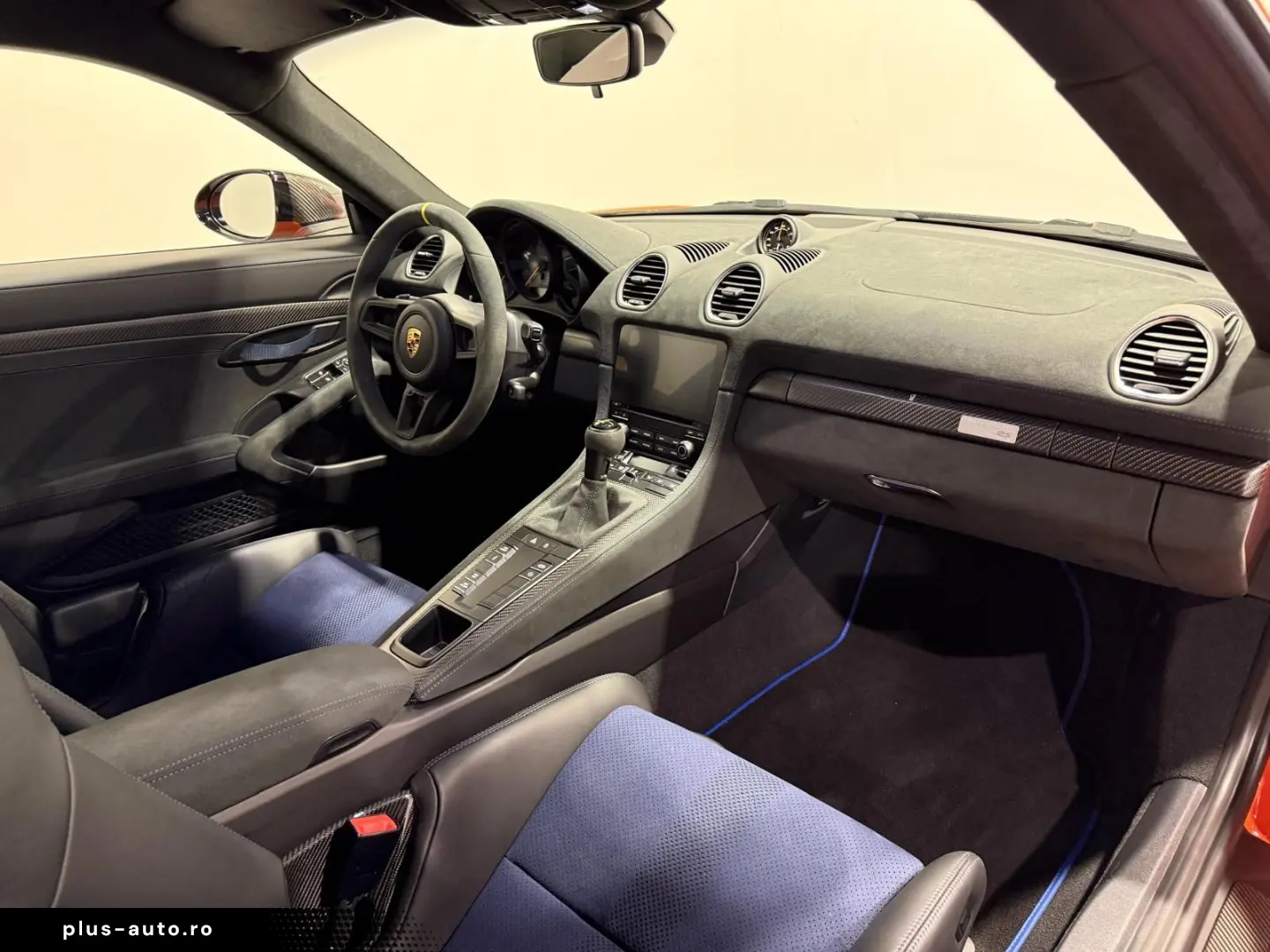 PORSCHE Cayman 718 GT4 RS