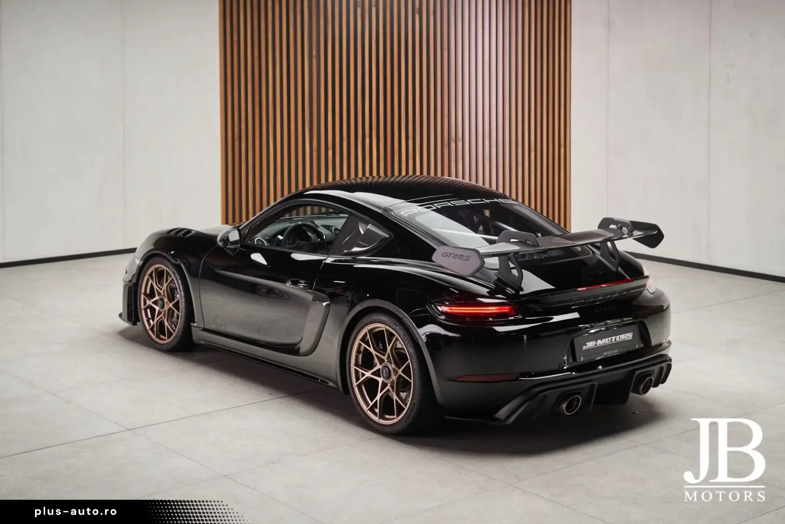PORSCHE Cayman GT4RS Weissach BOSE Lift Carbon Clubsport