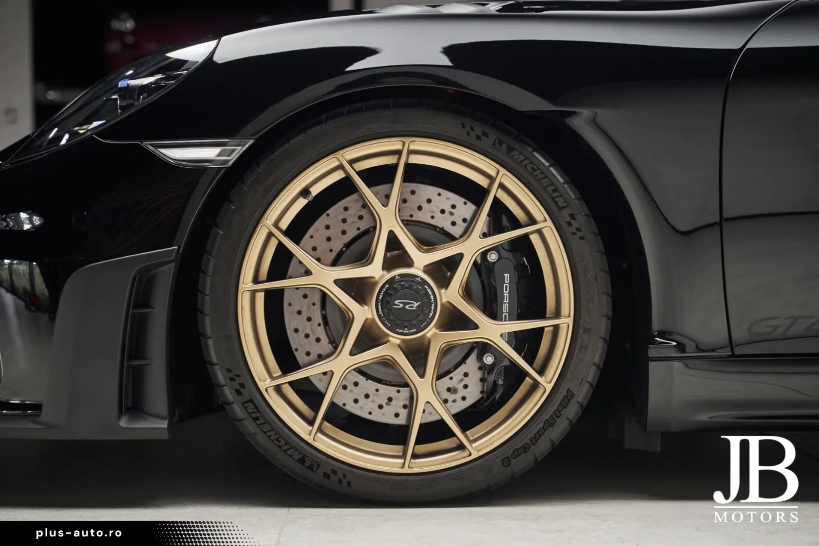 PORSCHE Cayman GT4RS Weissach BOSE Lift Carbon Clubsport