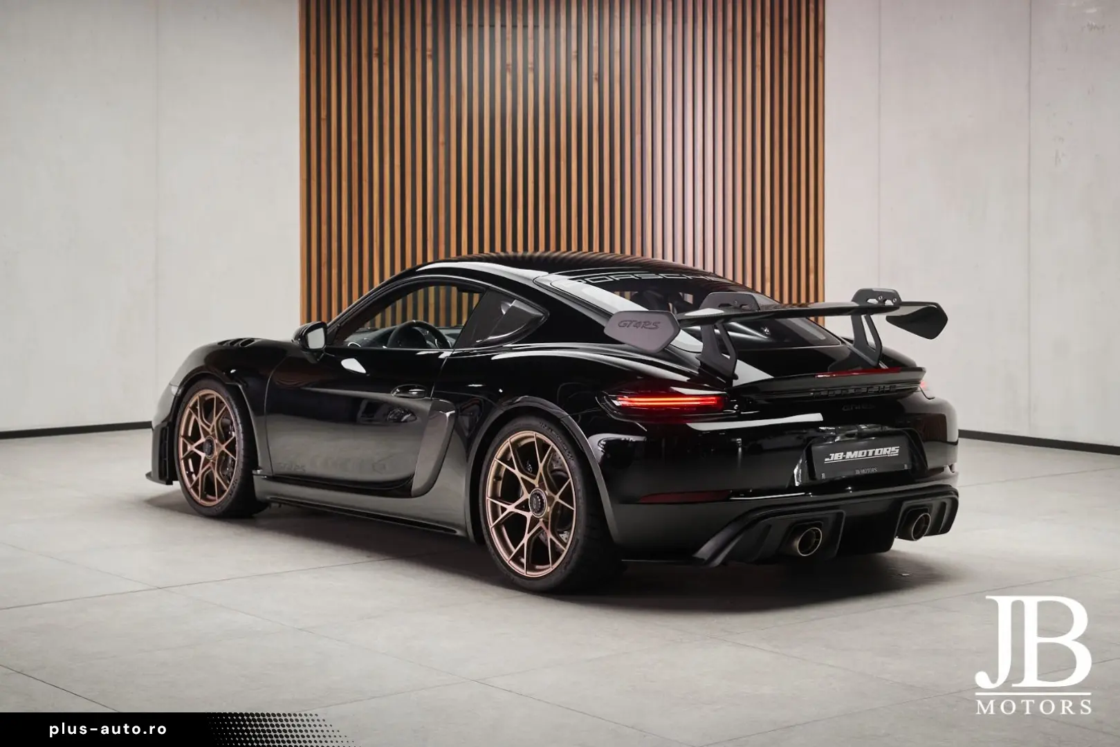 PORSCHE Cayman GT4RS Weissach BOSE Lift Carbon Clubsport