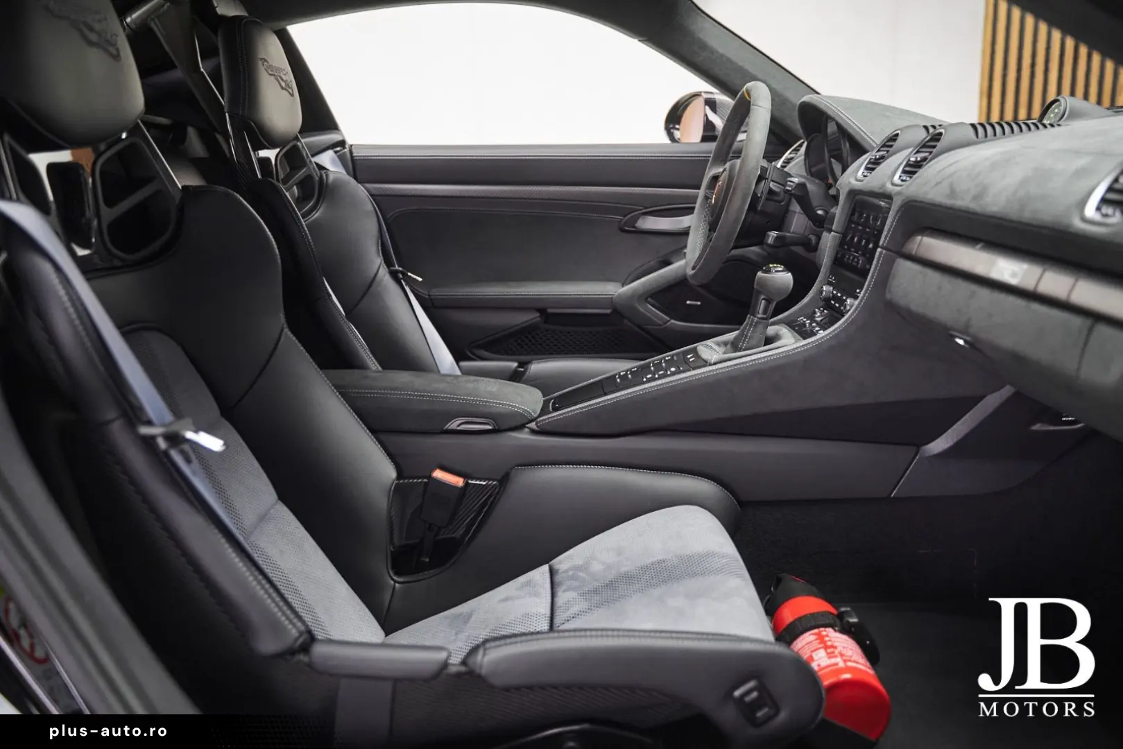 PORSCHE Cayman GT4RS Weissach BOSE Lift Carbon Clubsport
