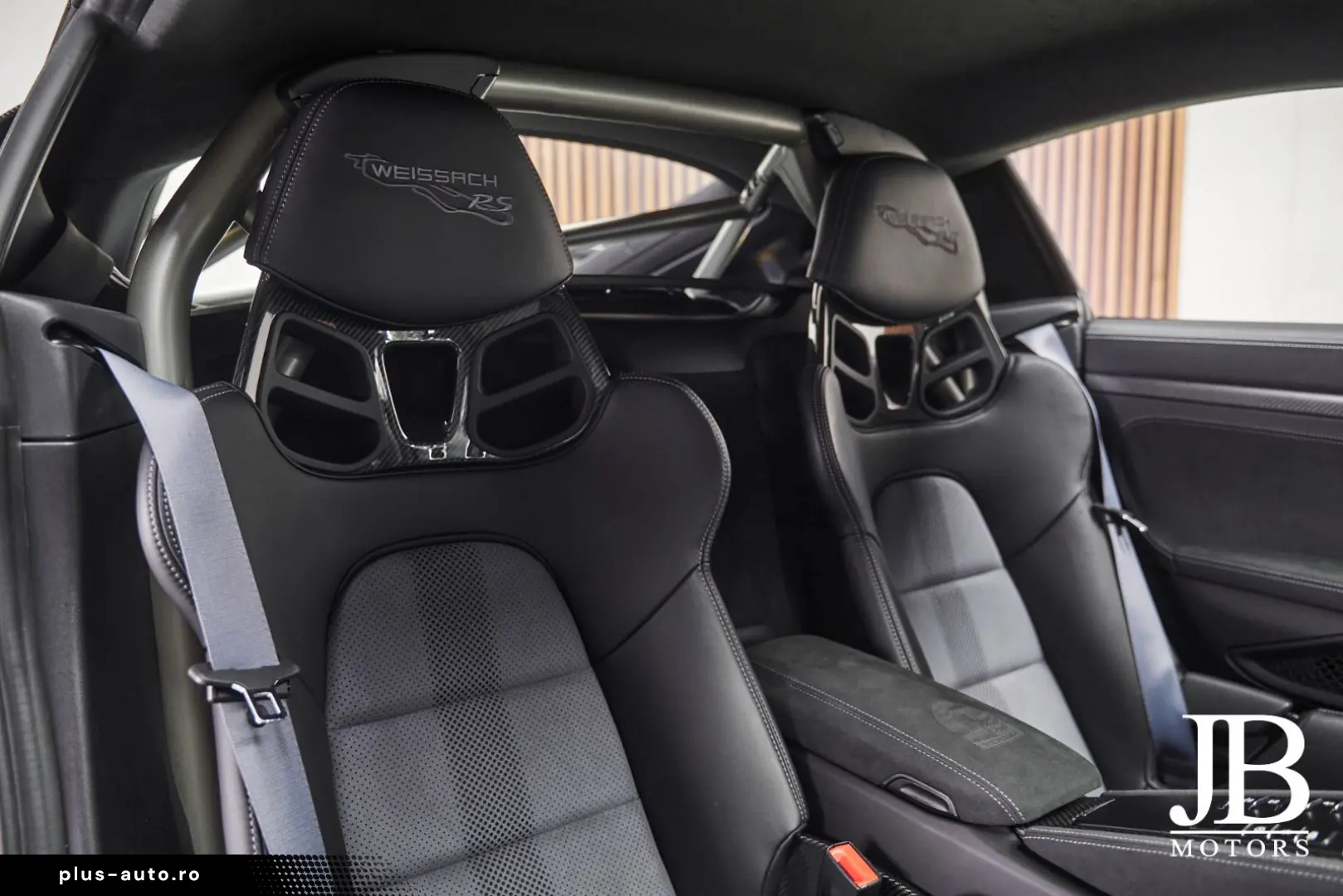 PORSCHE Cayman GT4RS Weissach BOSE Lift Carbon Clubsport