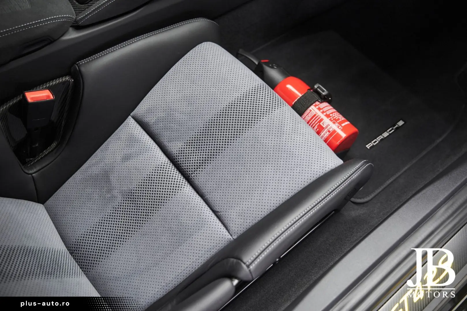 PORSCHE Cayman GT4RS Weissach BOSE Lift Carbon Clubsport