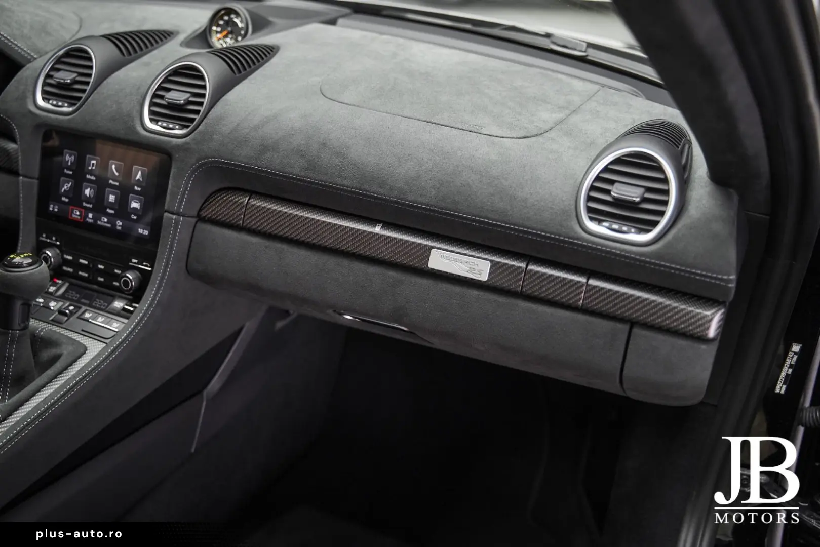 PORSCHE Cayman GT4RS Weissach BOSE Lift Carbon Clubsport