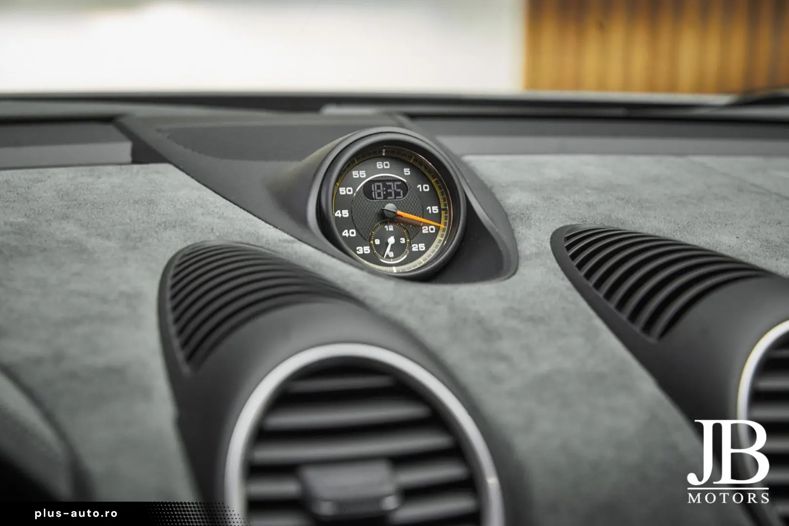PORSCHE Cayman GT4RS Weissach BOSE Lift Carbon Clubsport