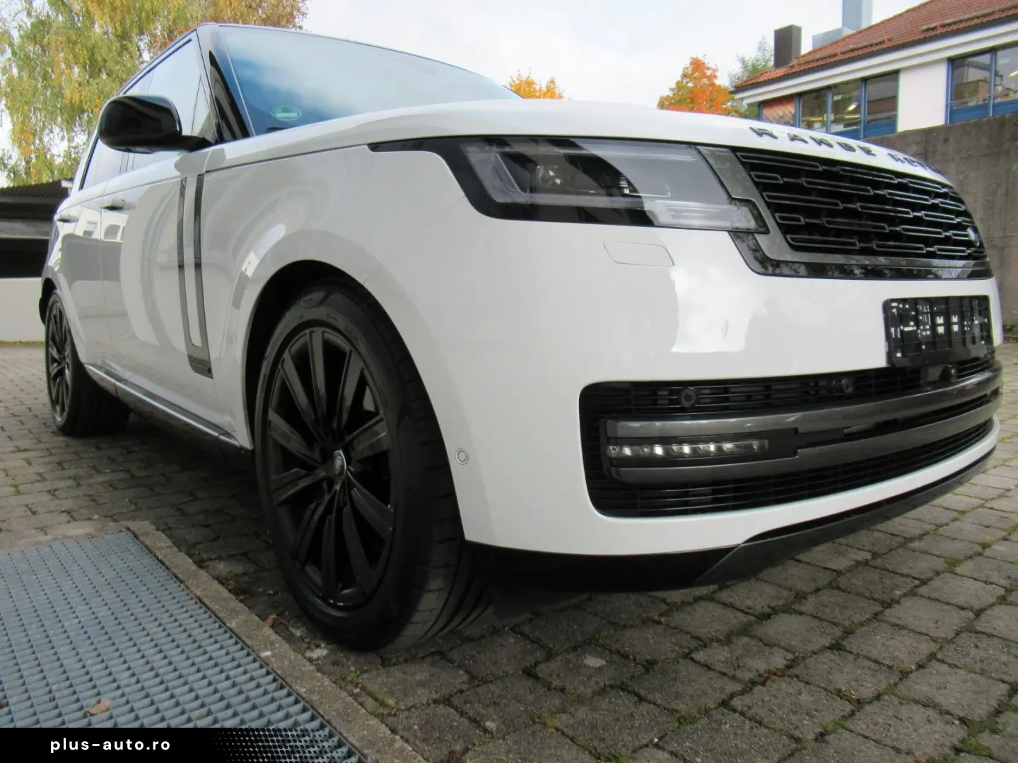LAND ROVER NEW P460e AUTOBIOGRAPHY BLACK SV BESPOKE eAHK 22