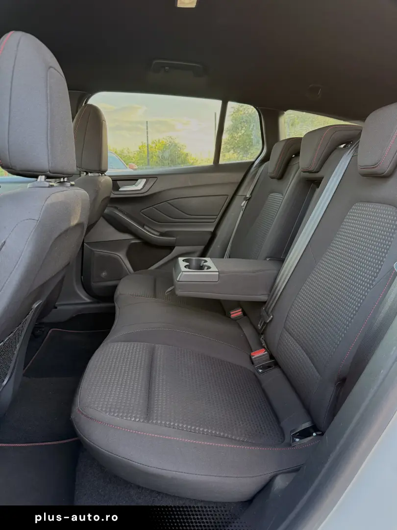 Ford Focus 1.0 EcoBoost MHEV ST-Line