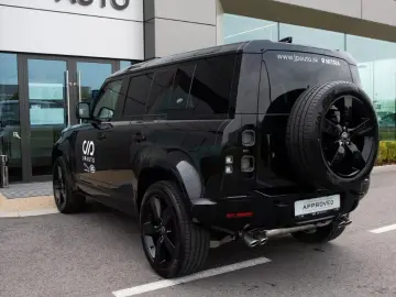 LAND ROVER Defender 110 V8