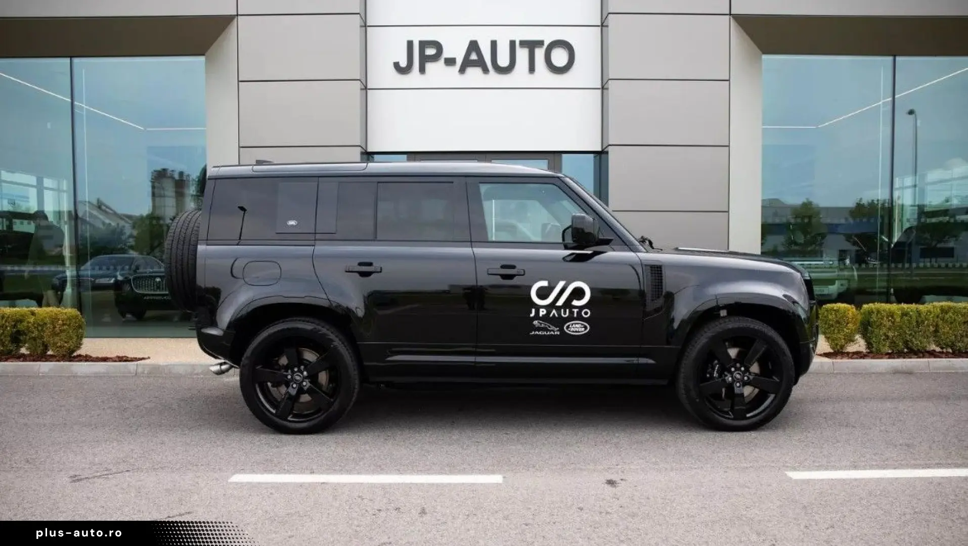 LAND ROVER Defender 110 V8