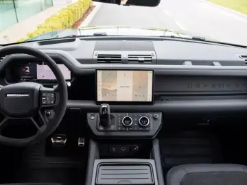 LAND ROVER Defender 110 V8